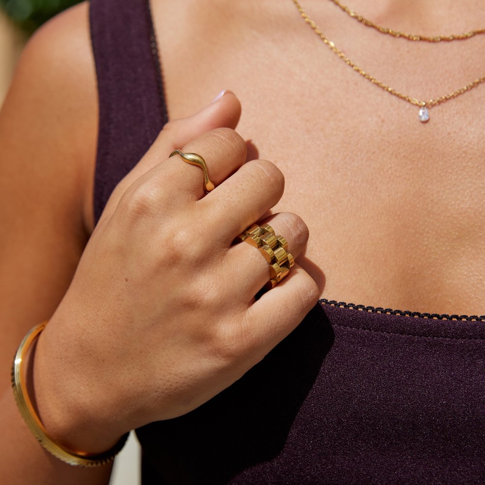 Nova Wave Ring
