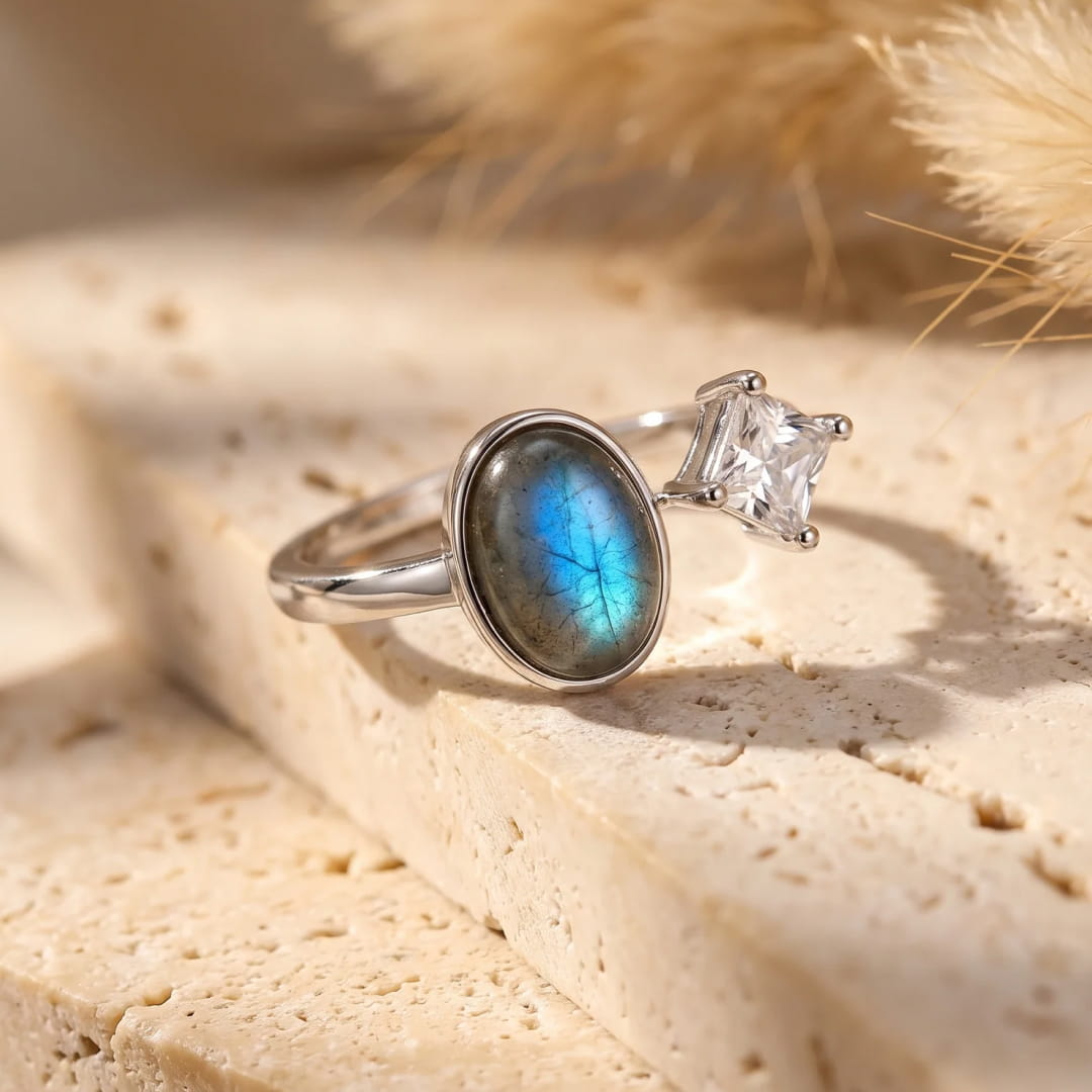 "Ésmée" Ring in Labradorite & Zircon