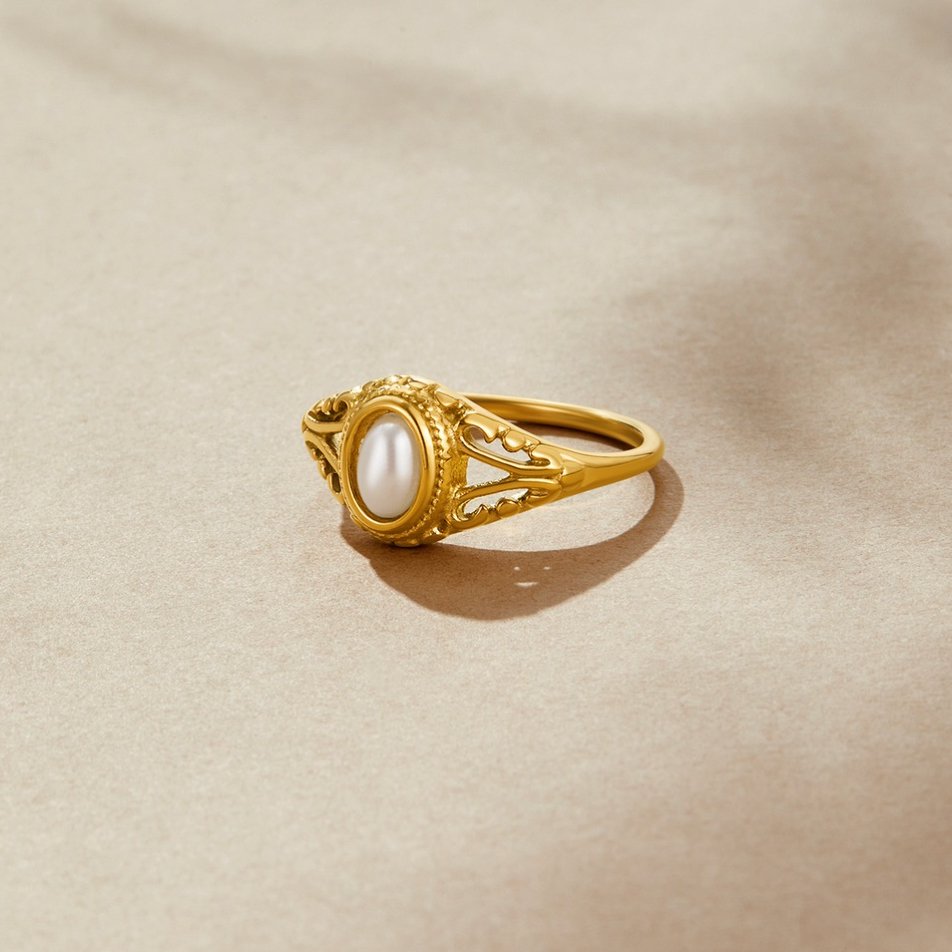 Cosima Pearl Ring