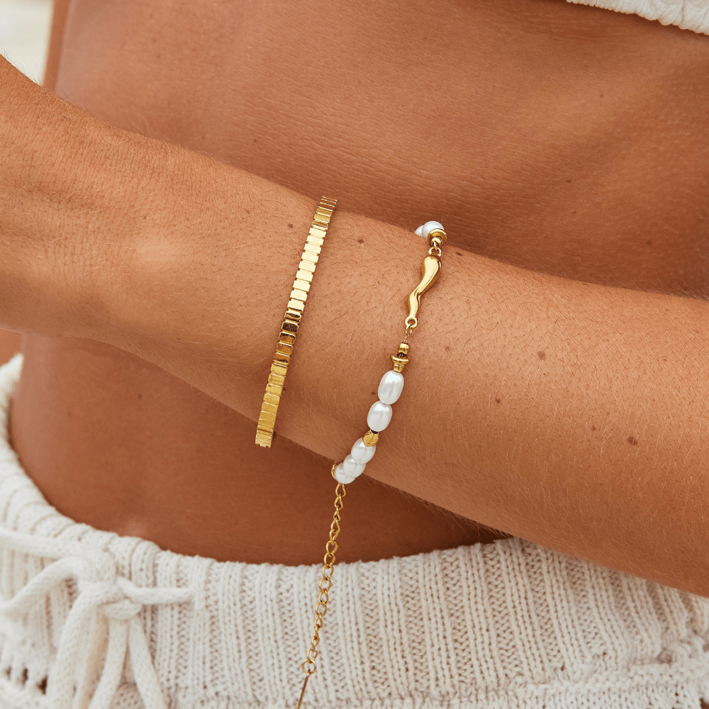 Teodora Ribbed Bangle