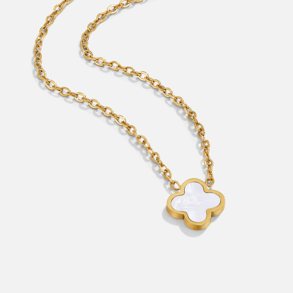 Vitalba Clover Pendant Necklace