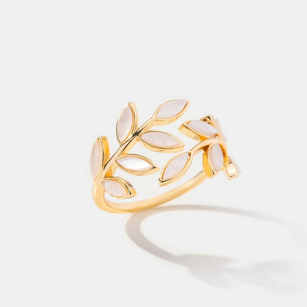 Dalia Leaf Ring
