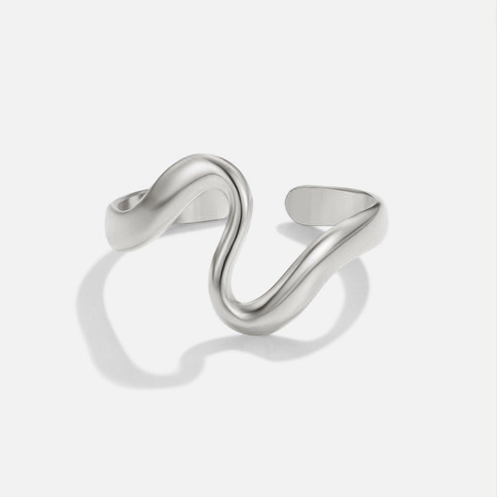 Leda Squiggle Ring