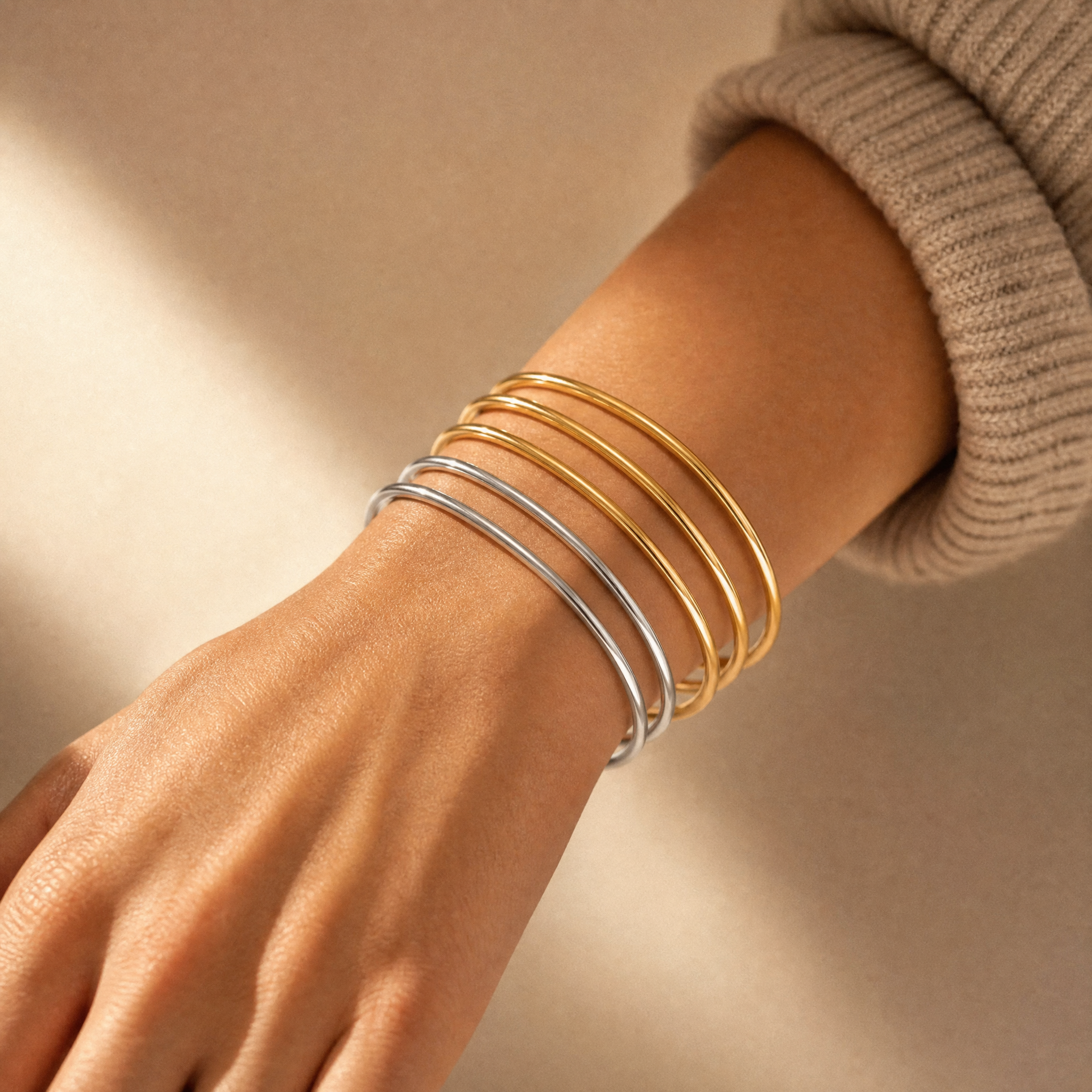 Quinta Bangle Set