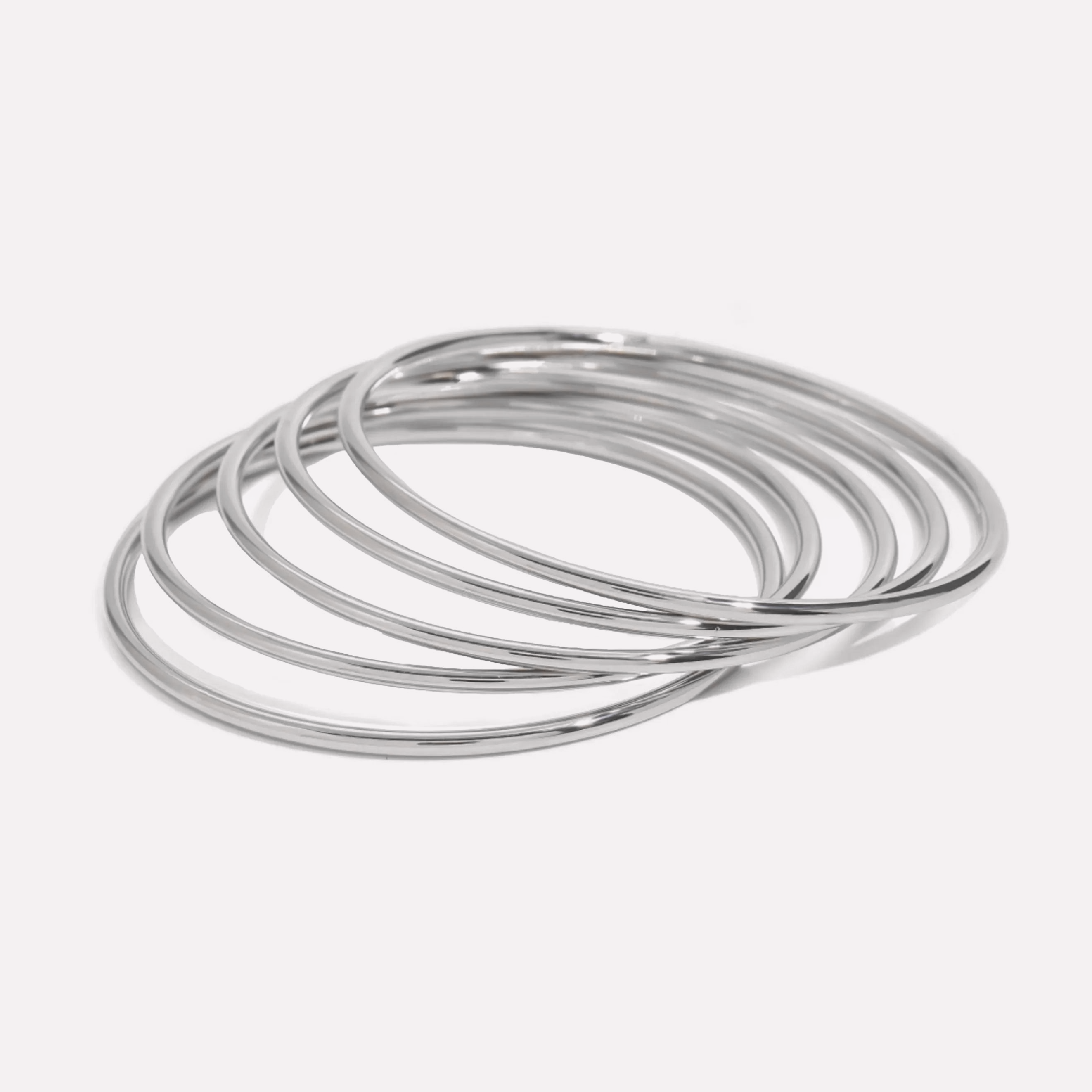Quinta Bangle Set
