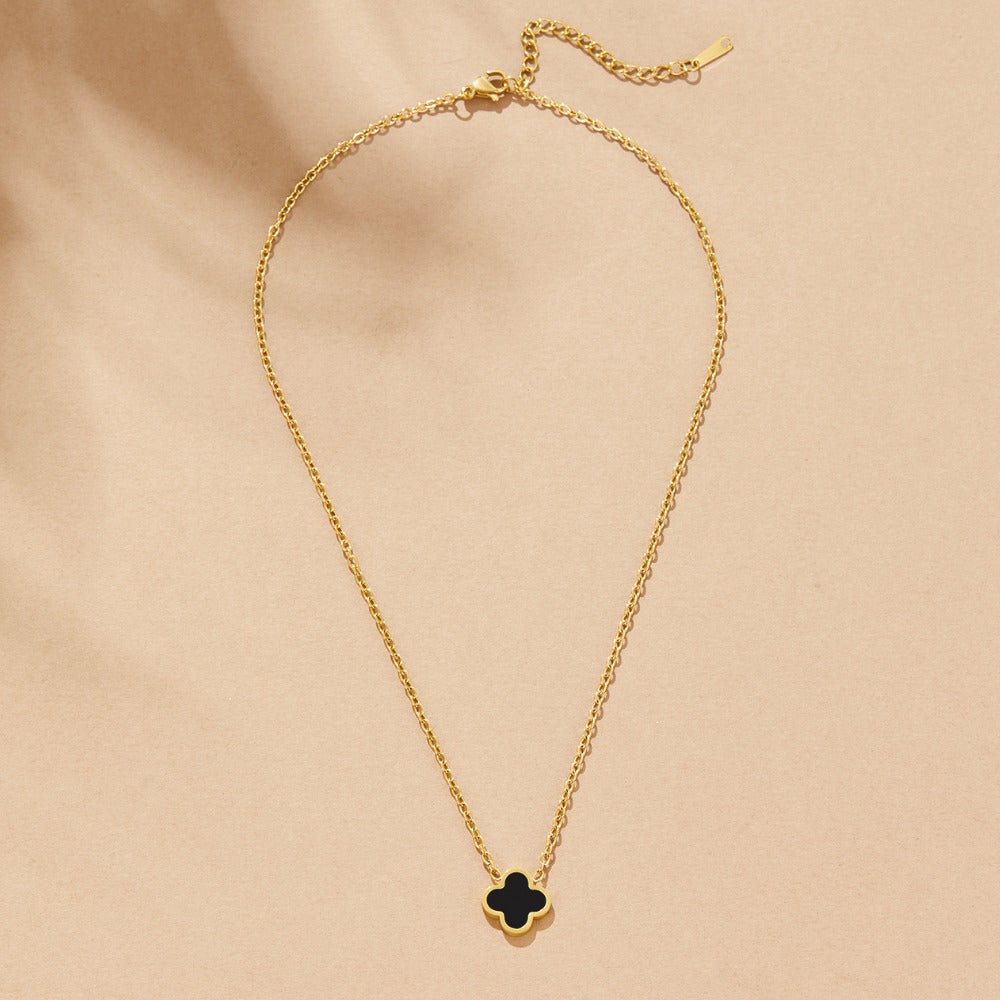 Vitalba Clover Pendant Necklace