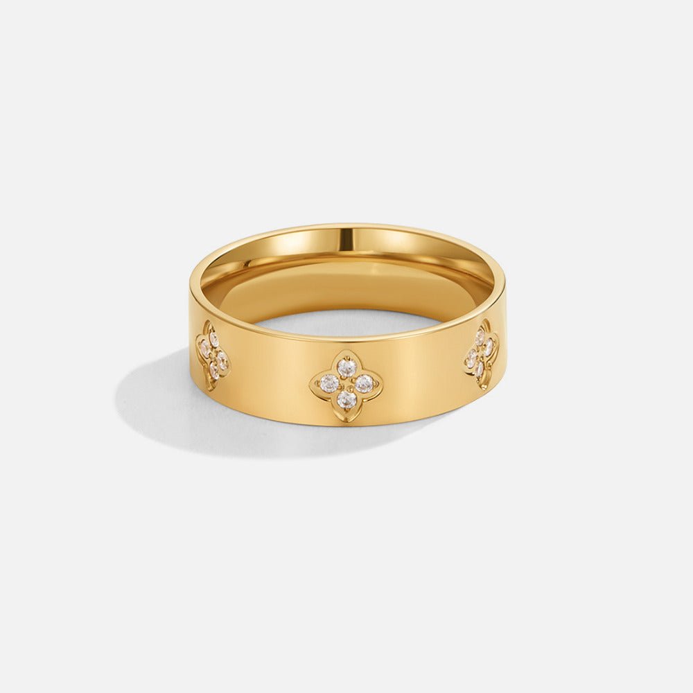 Vittoria Clover Band Ring