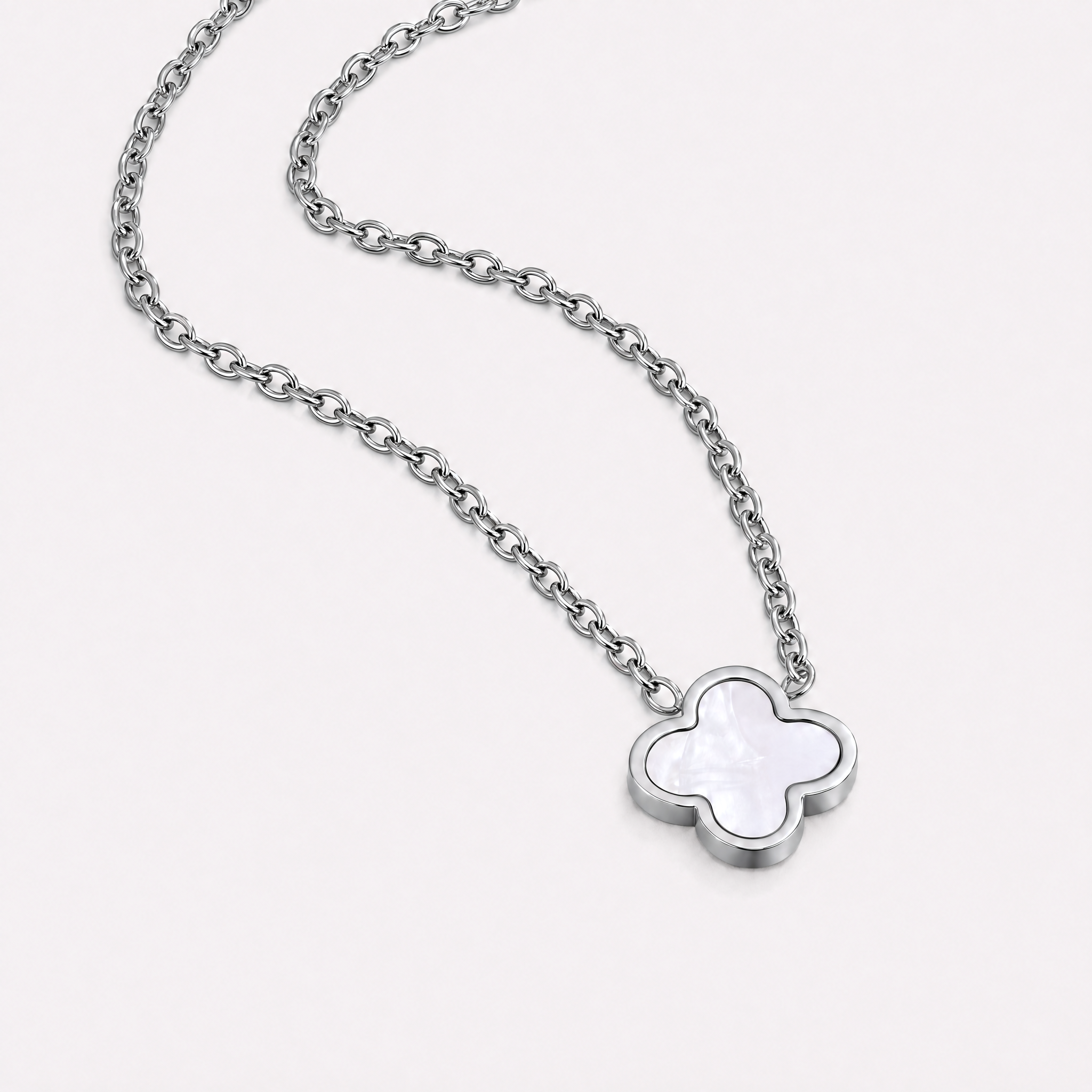 Vitalba Clover Pendant Necklace
