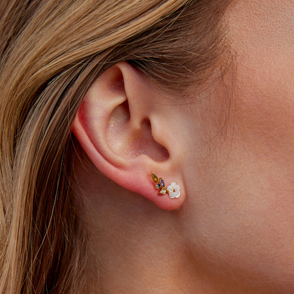 Iolanda Blossom Studs