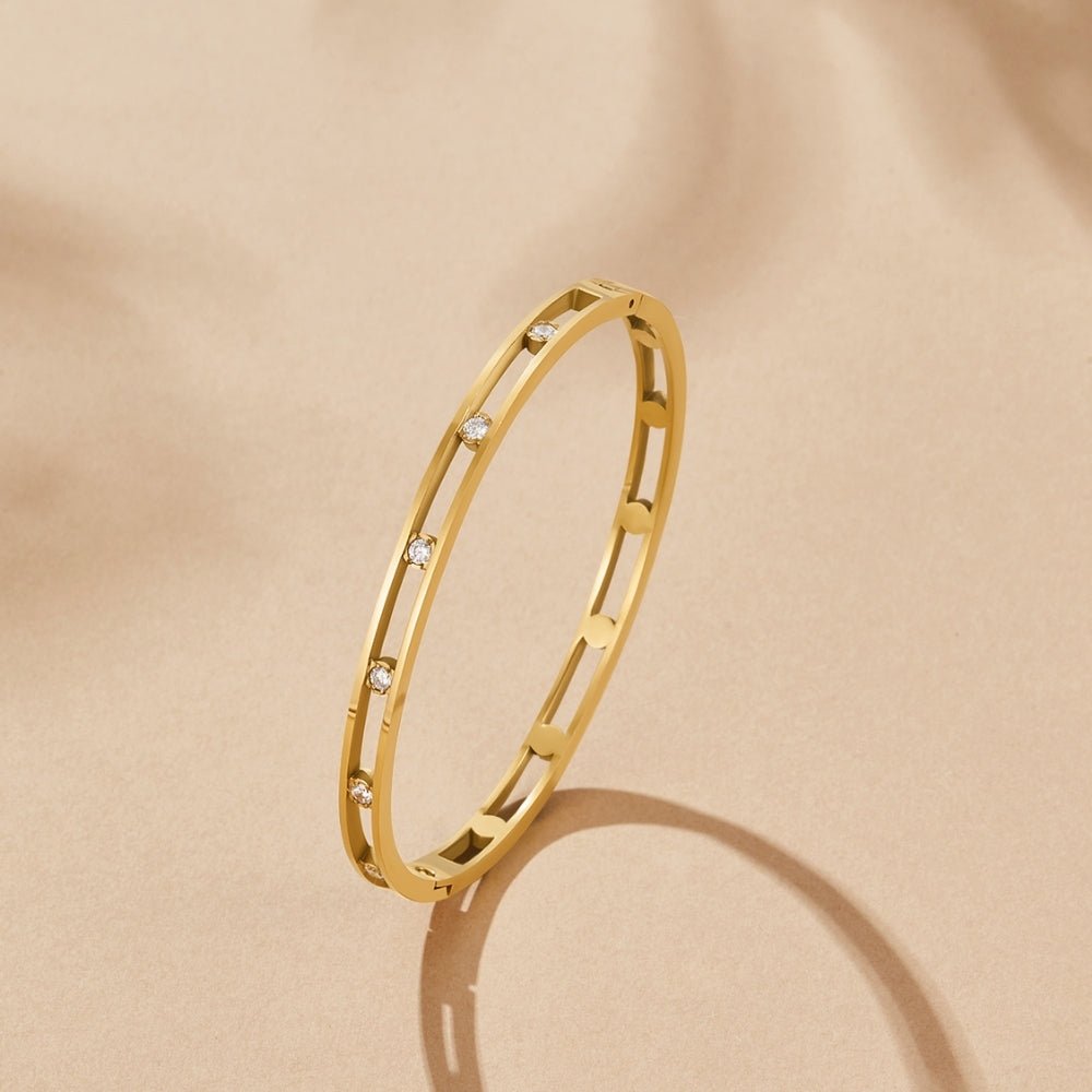 Marcella Bangle