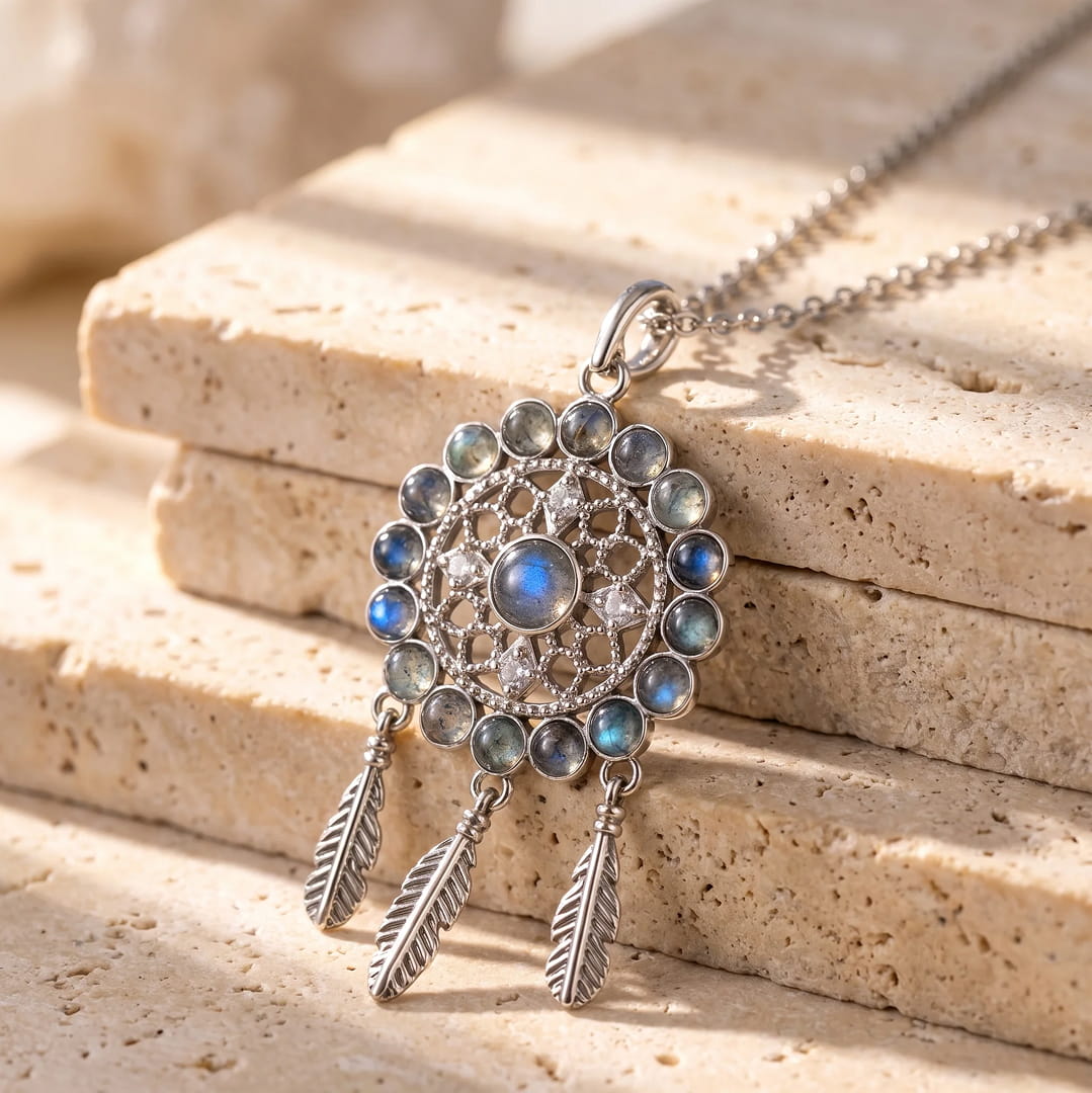 "Boreal Feathers" Pendant in Labradorite