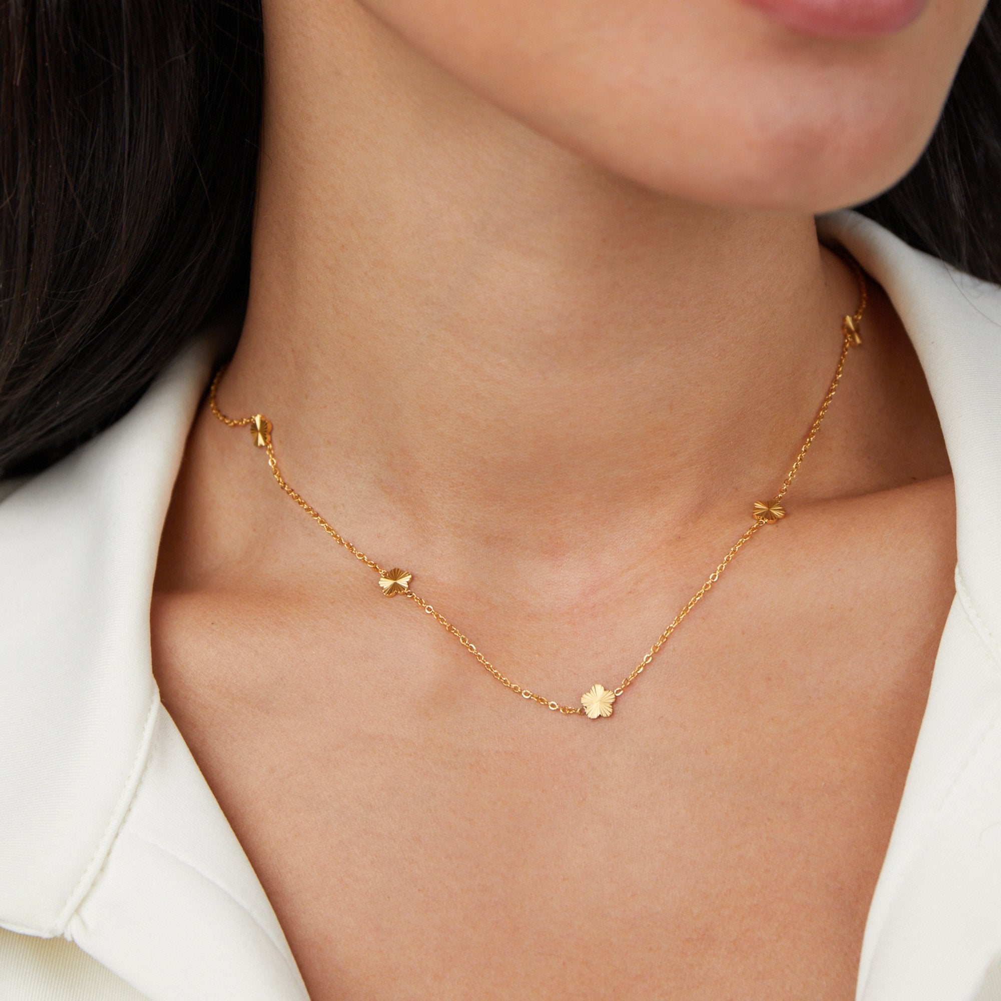 Margherita Flower Necklace