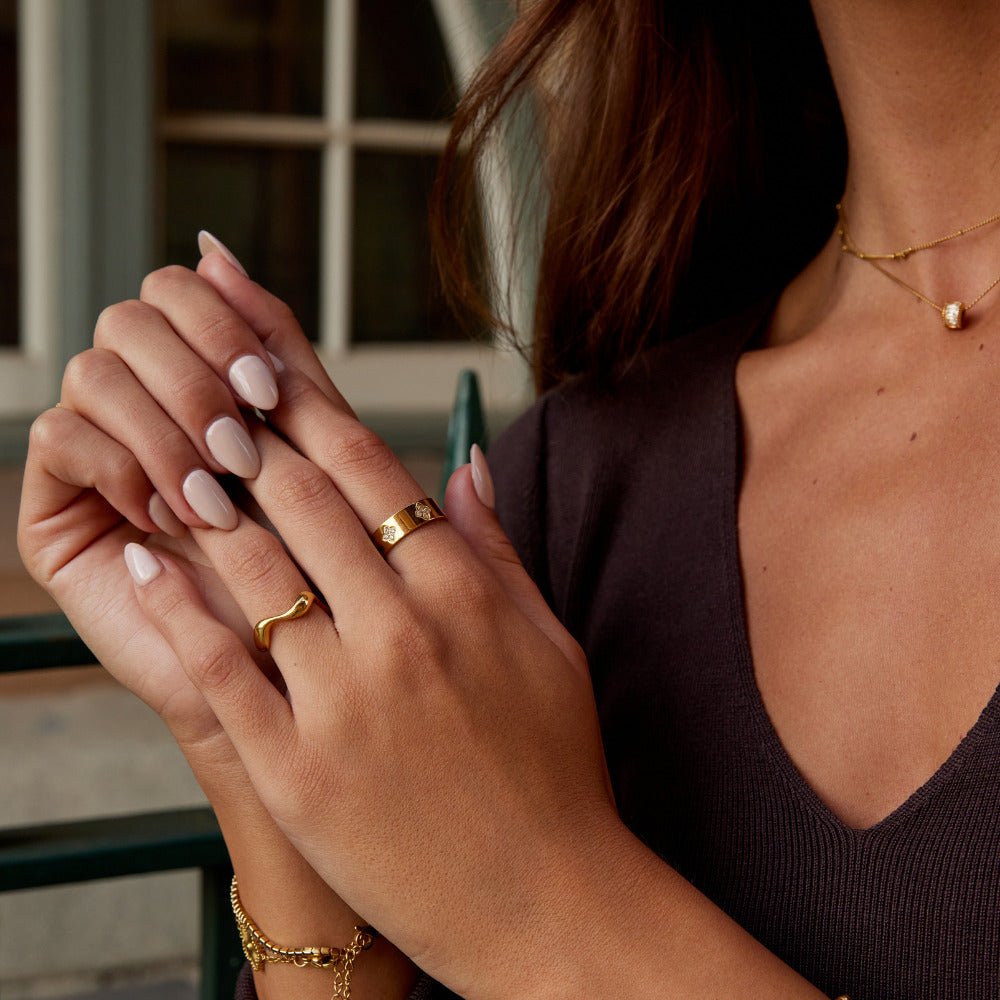 Crystal Clover Band Ring