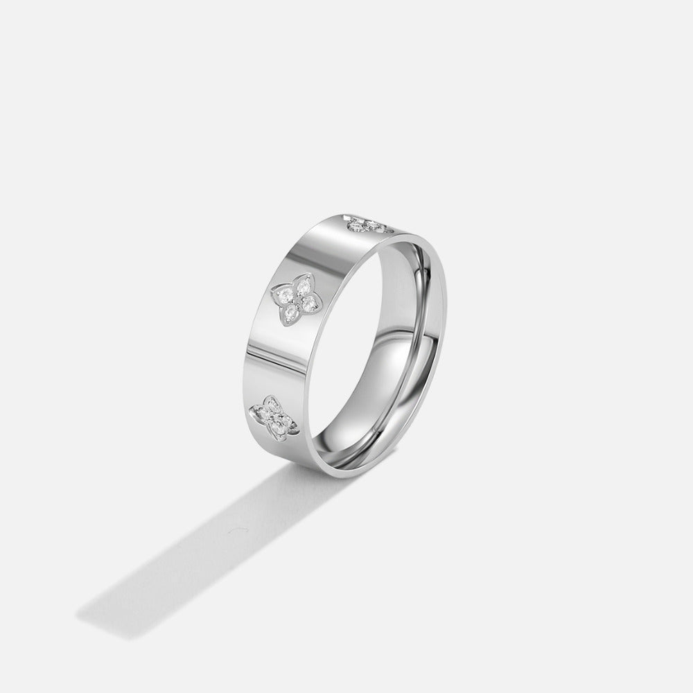 Crystal Clover Band Ring