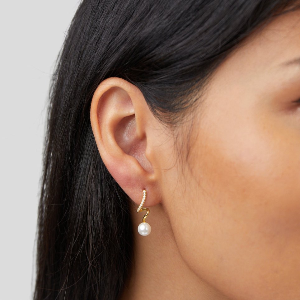 Isla Pearl Wave Earrings