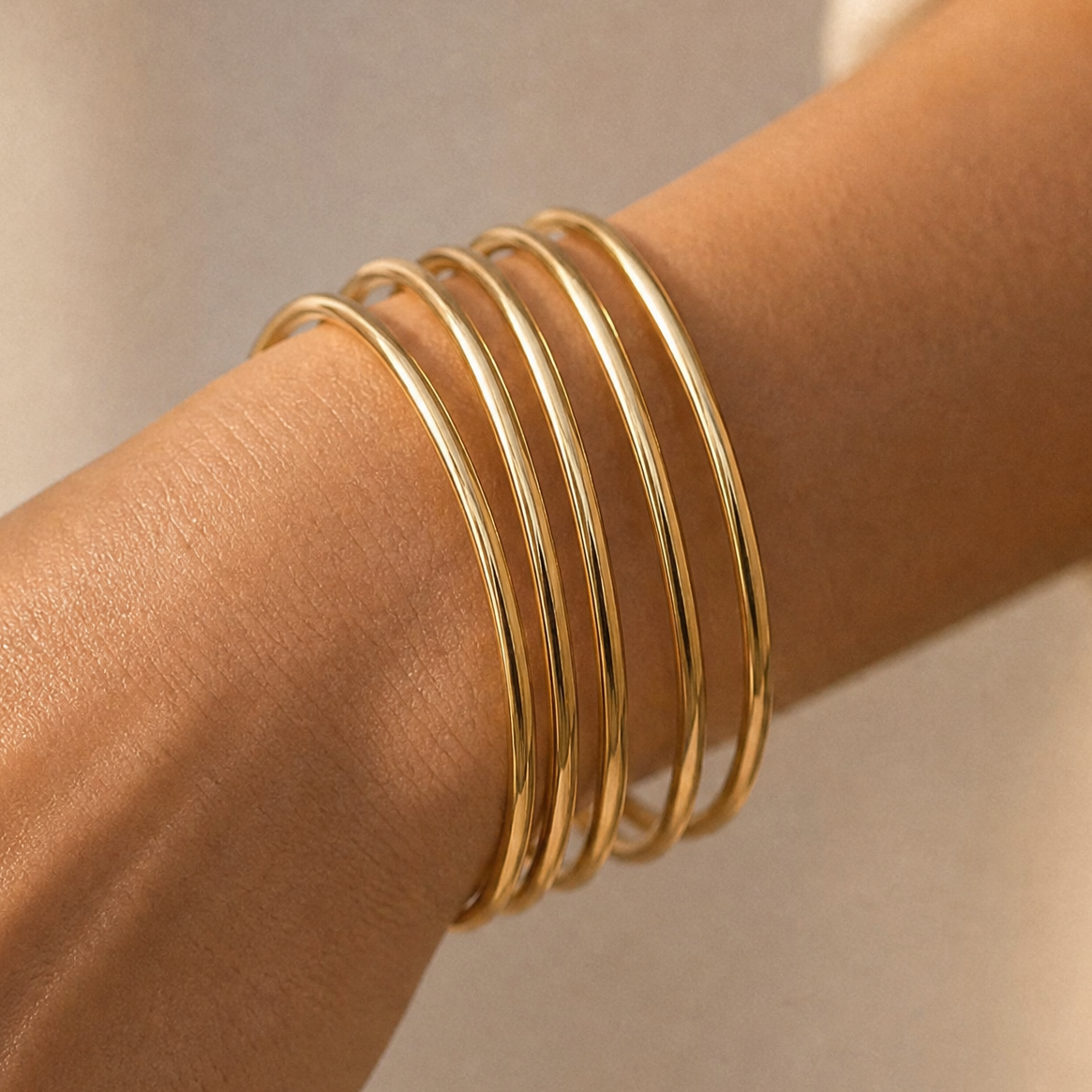 Quinta Bangle Set