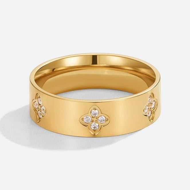 Vittoria Clover Band Ring