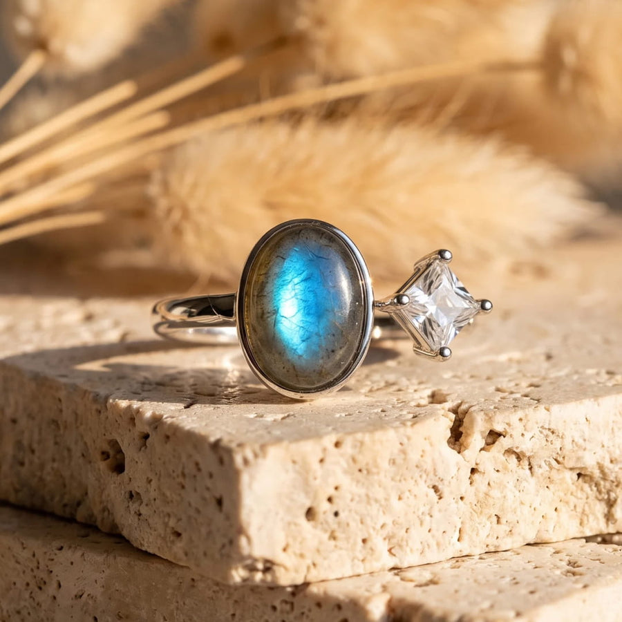 "Ésmée" Ring in Labradorite & Zircon