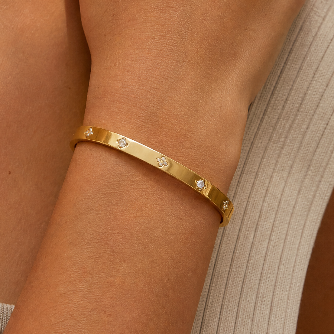 Stella Clover Bangle