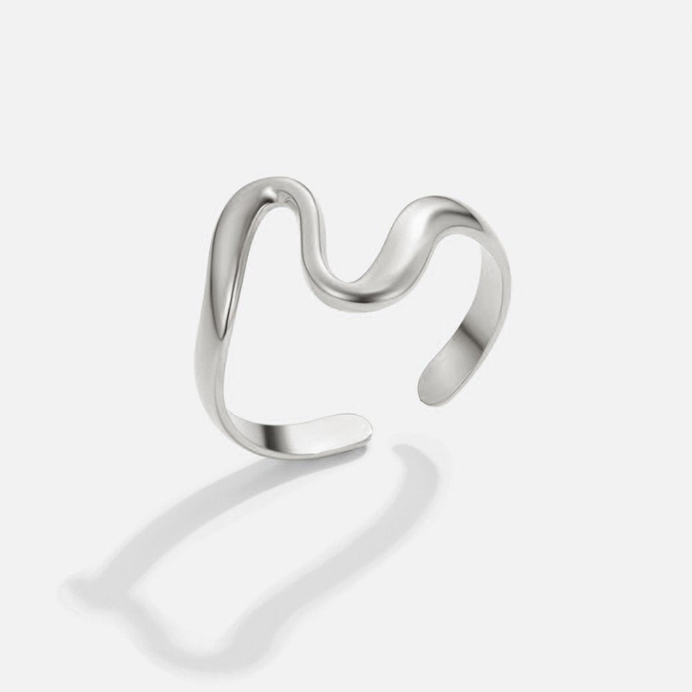 Leda Squiggle Ring