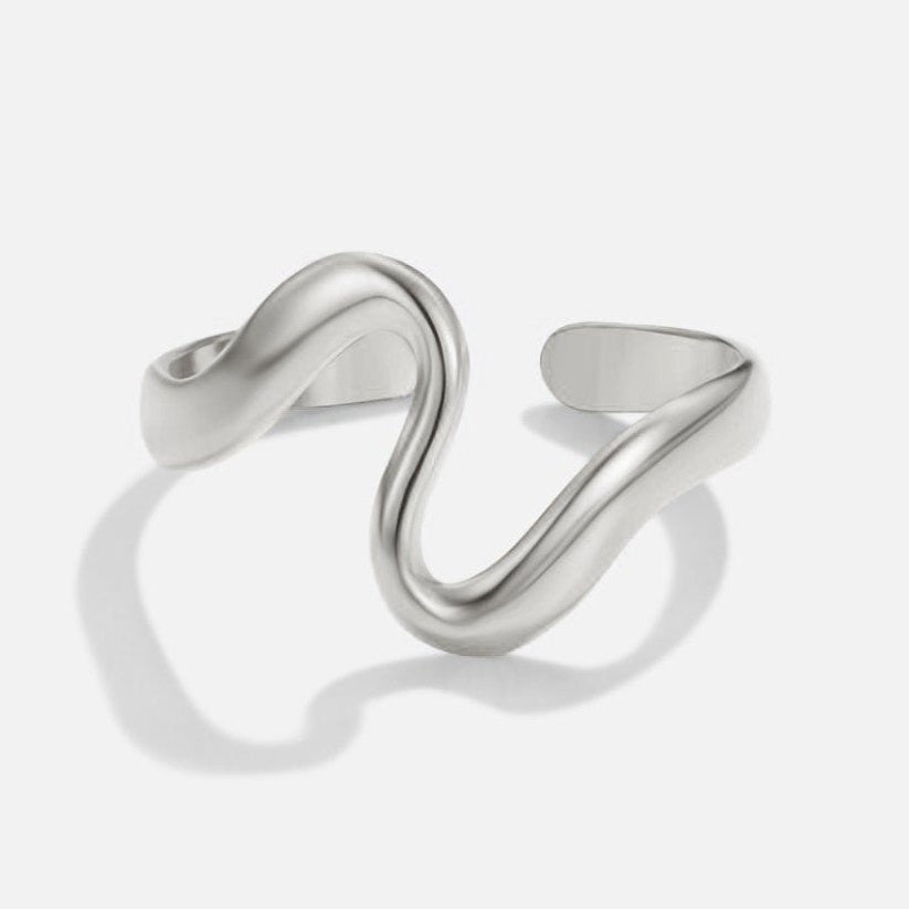 Leda Squiggle Ring