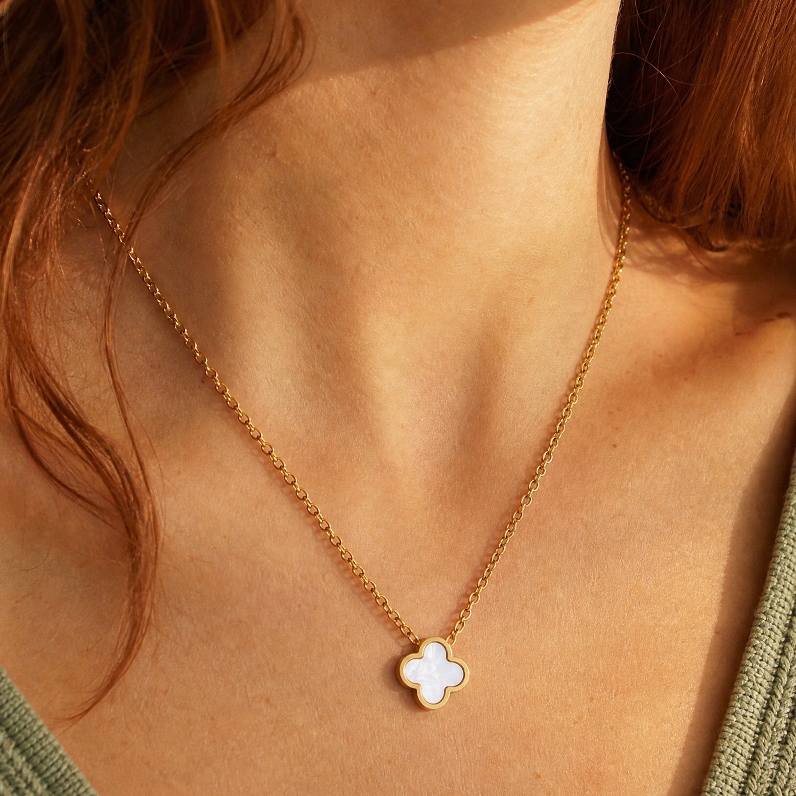 Vitalba Clover Pendant Necklace