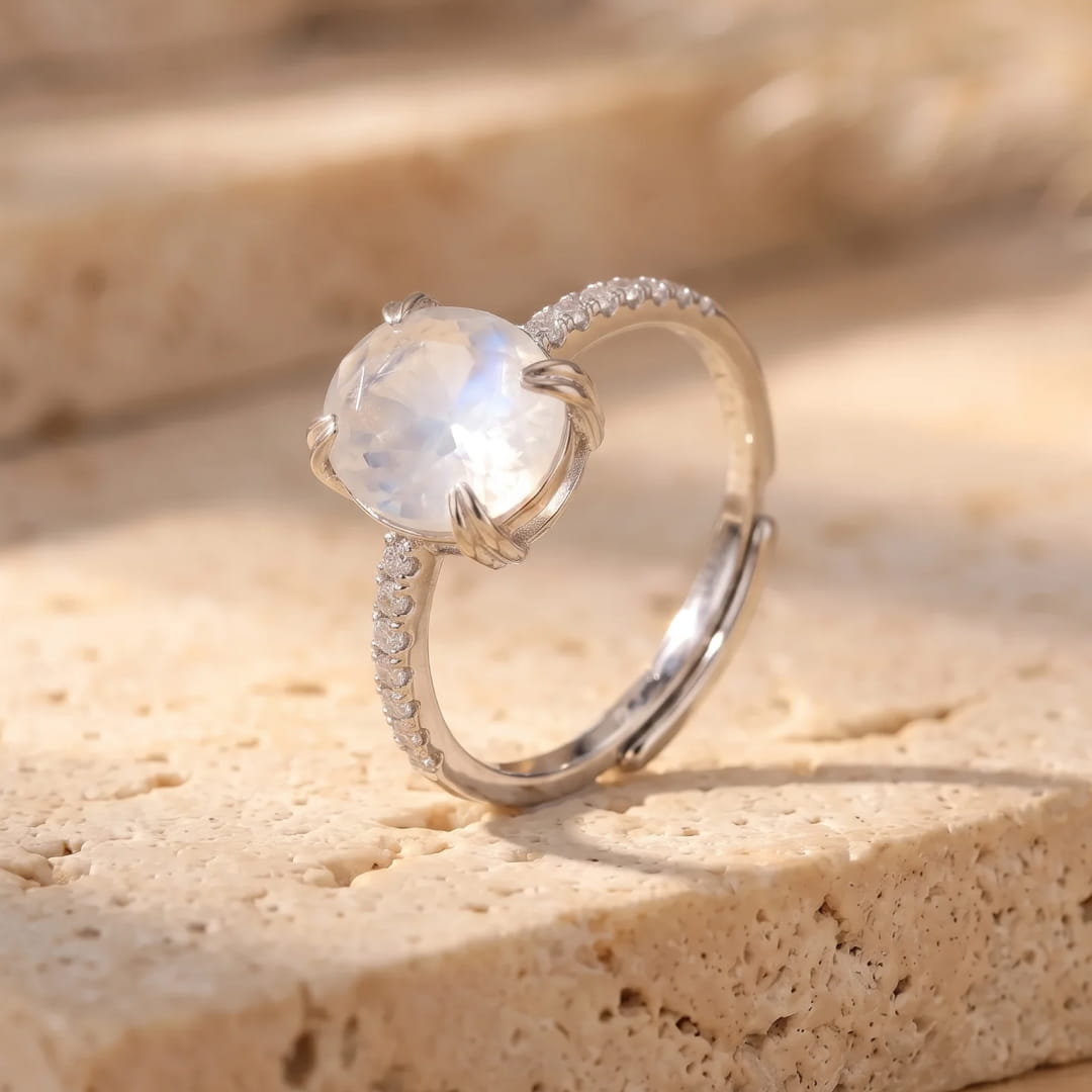"Kirana" Adjustable Ring in Moonstone & Silver