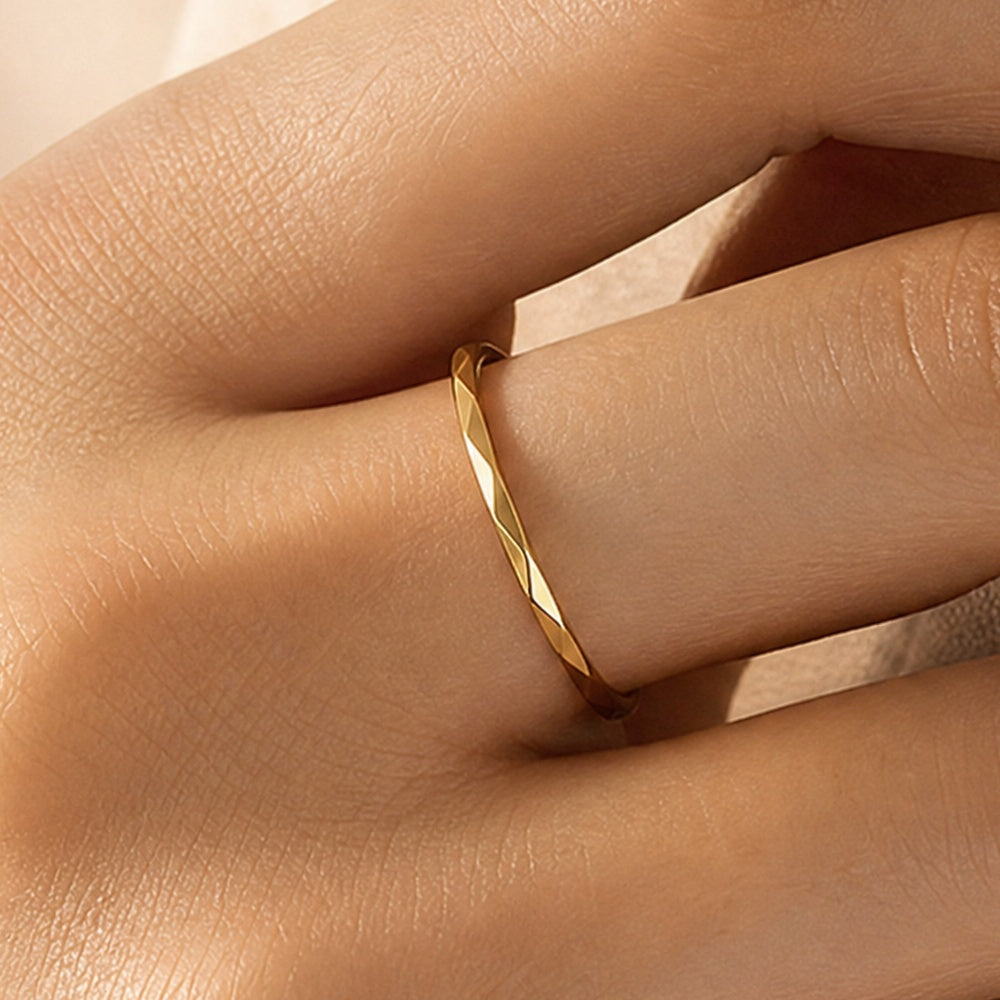 Sveva Faceted Stacking Ring