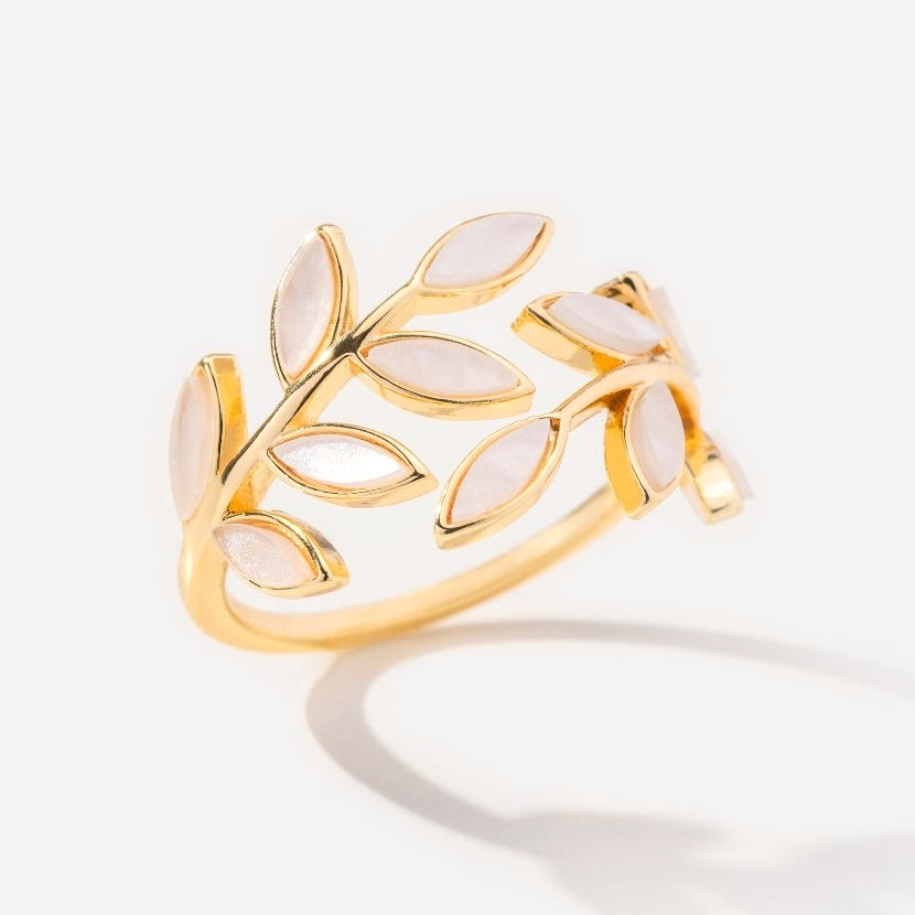 Dalia Leaf Ring