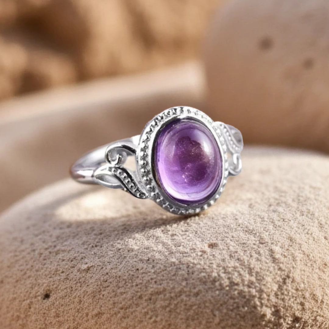 "Plenitude" Ring in Amethyst