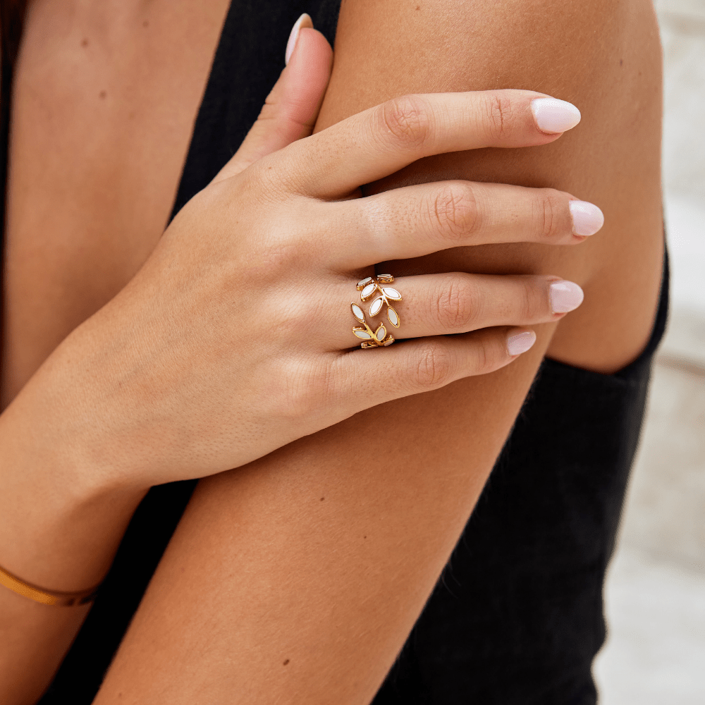 Dalia Leaf Ring