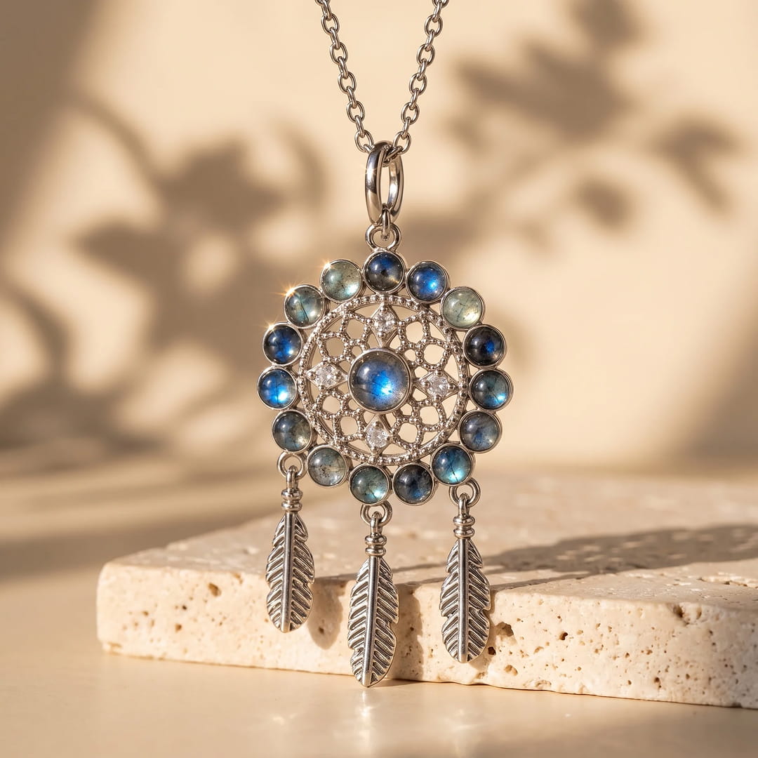 "Boreal Feathers" Pendant in Labradorite