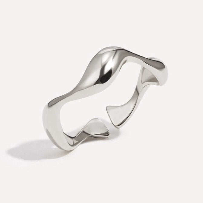Ilaria Wave Ring