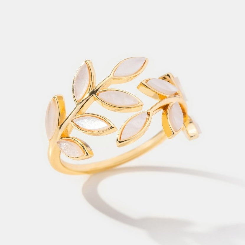 Dalia Leaf Ring