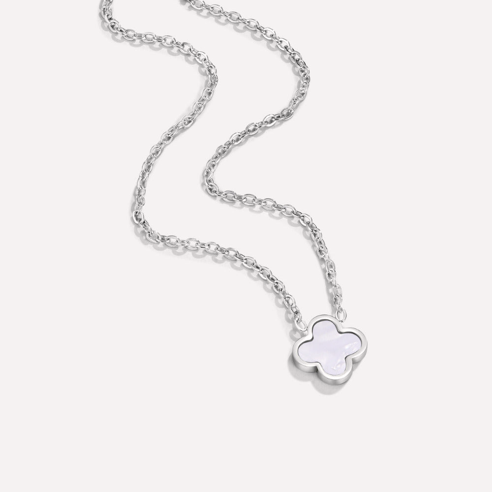 Vitalba Clover Pendant Necklace