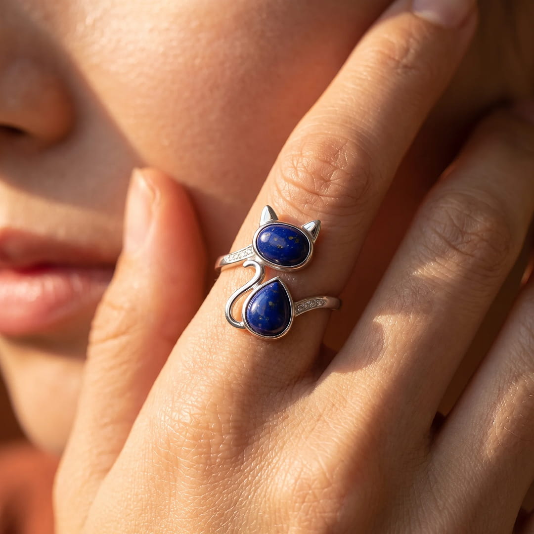 "Cat" Adjustable Ring in Lapis Lazuli