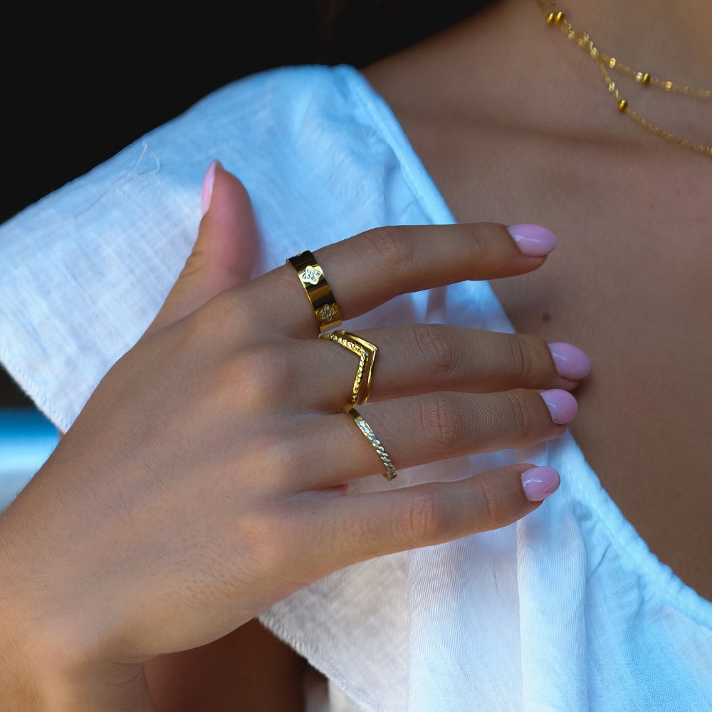 Crystal Clover Band Ring