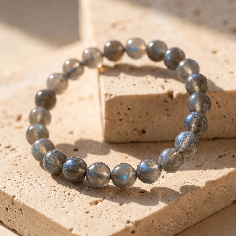 "Protection Shield" Bracelet in Labradorite