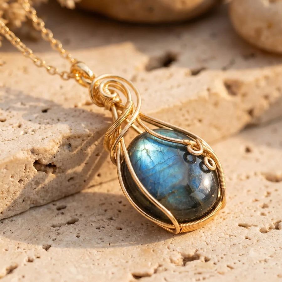 "Eye of the Universe" Pendant in Labradorite