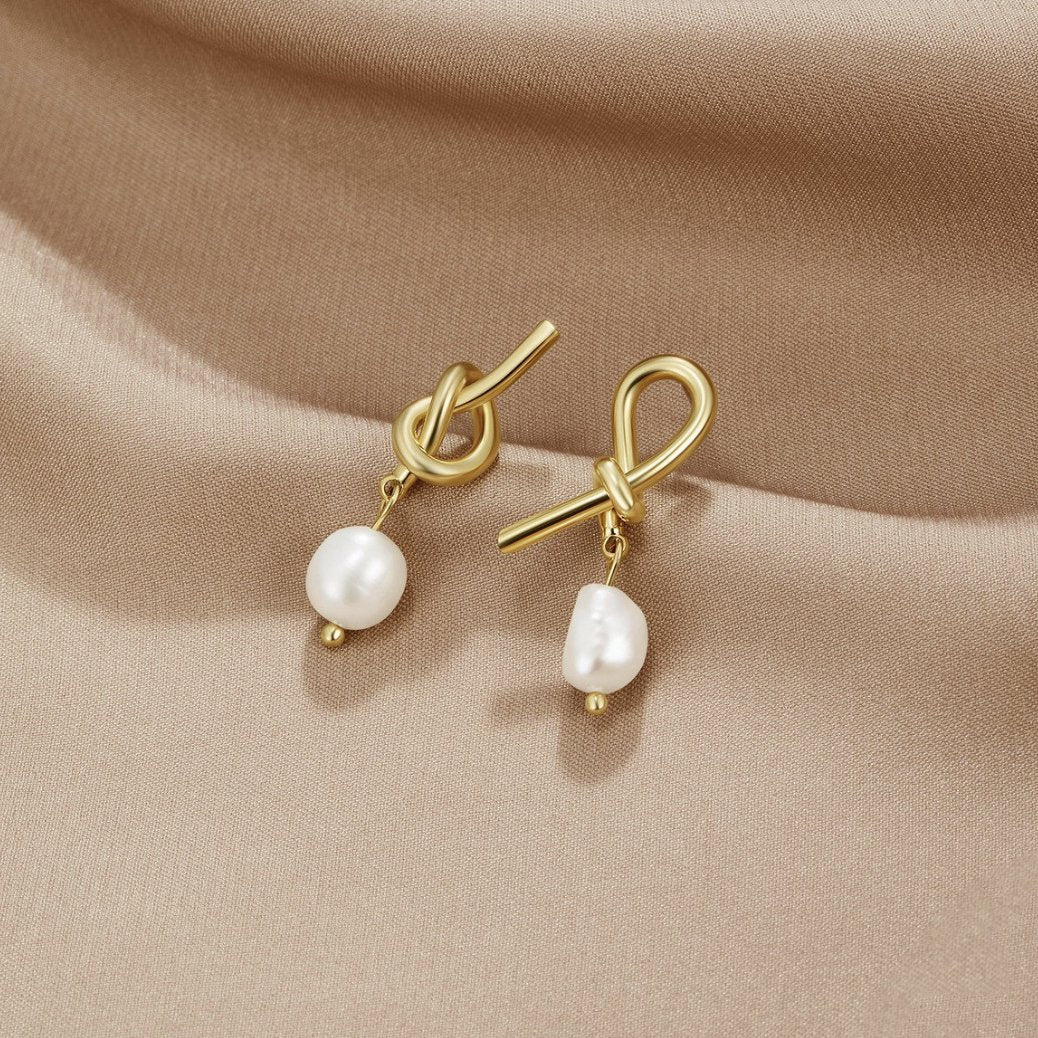 Nora Knot Pearl Earrings