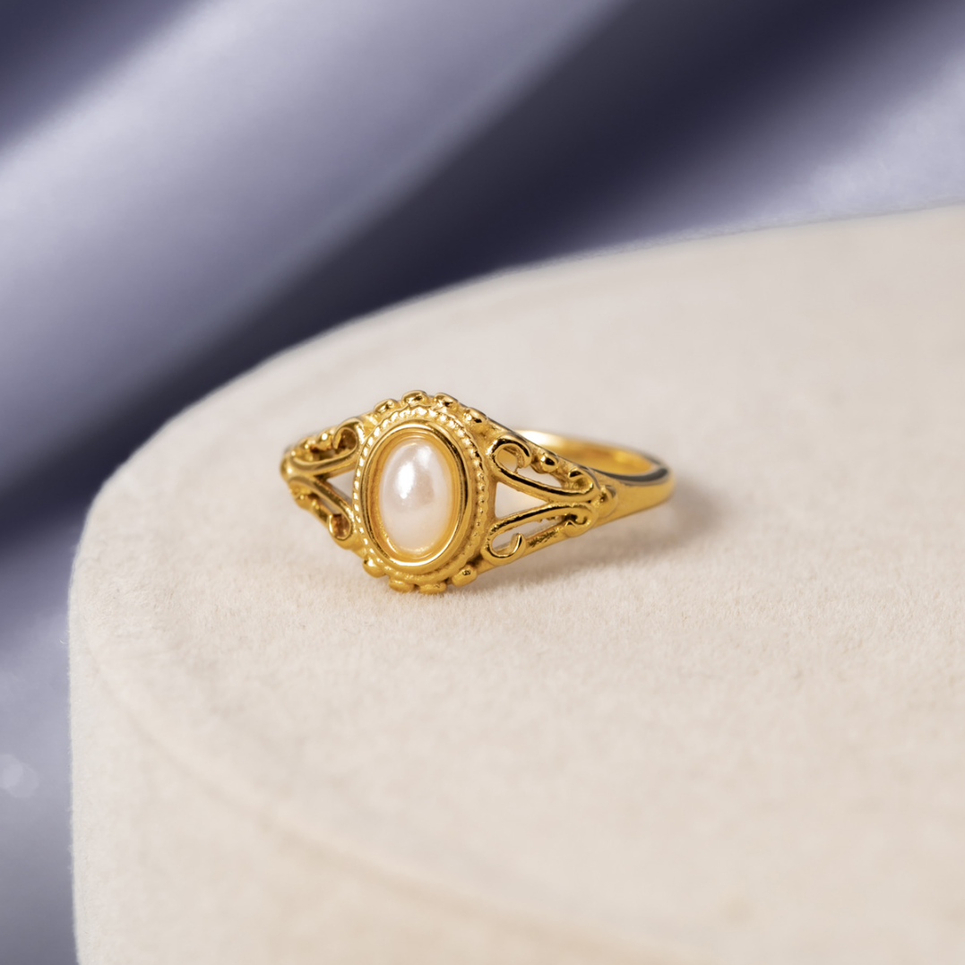 Cosima Pearl Ring