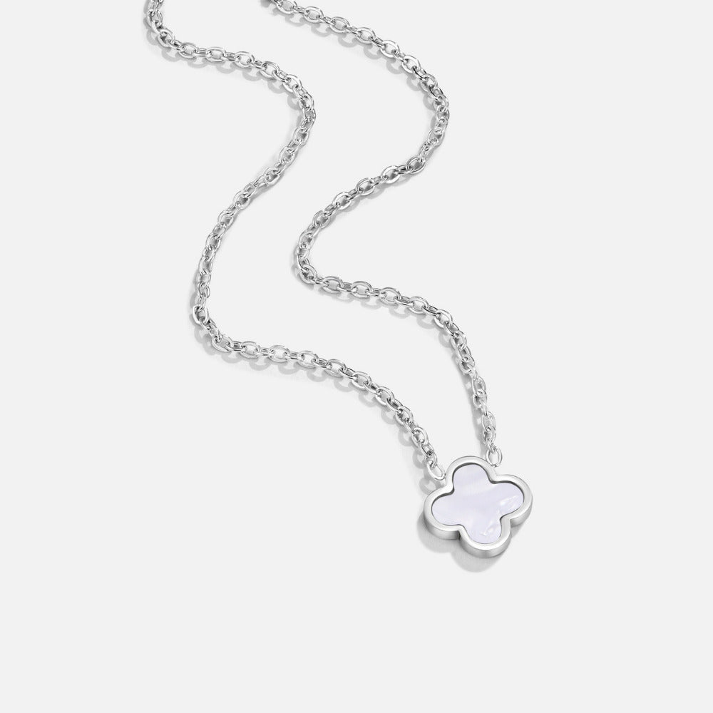 Vitalba Clover Pendant Necklace