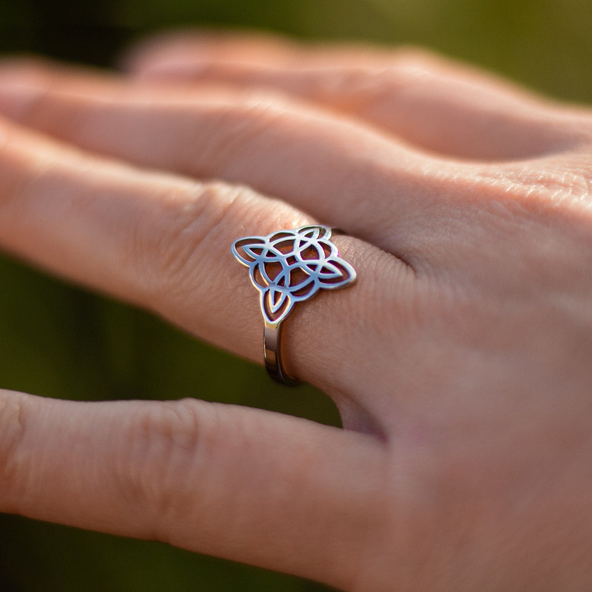 "Eternity Knot" Adjustable Ring