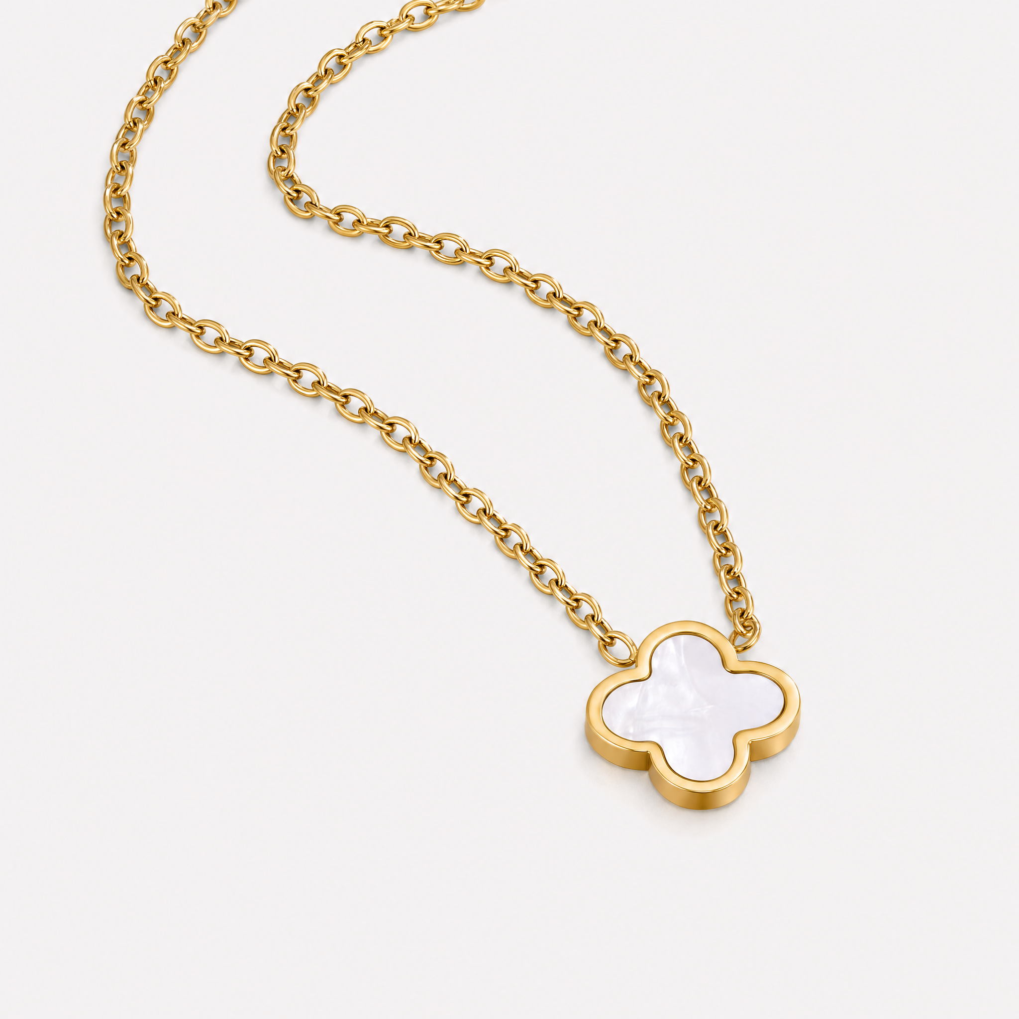 Vitalba Clover Pendant Necklace