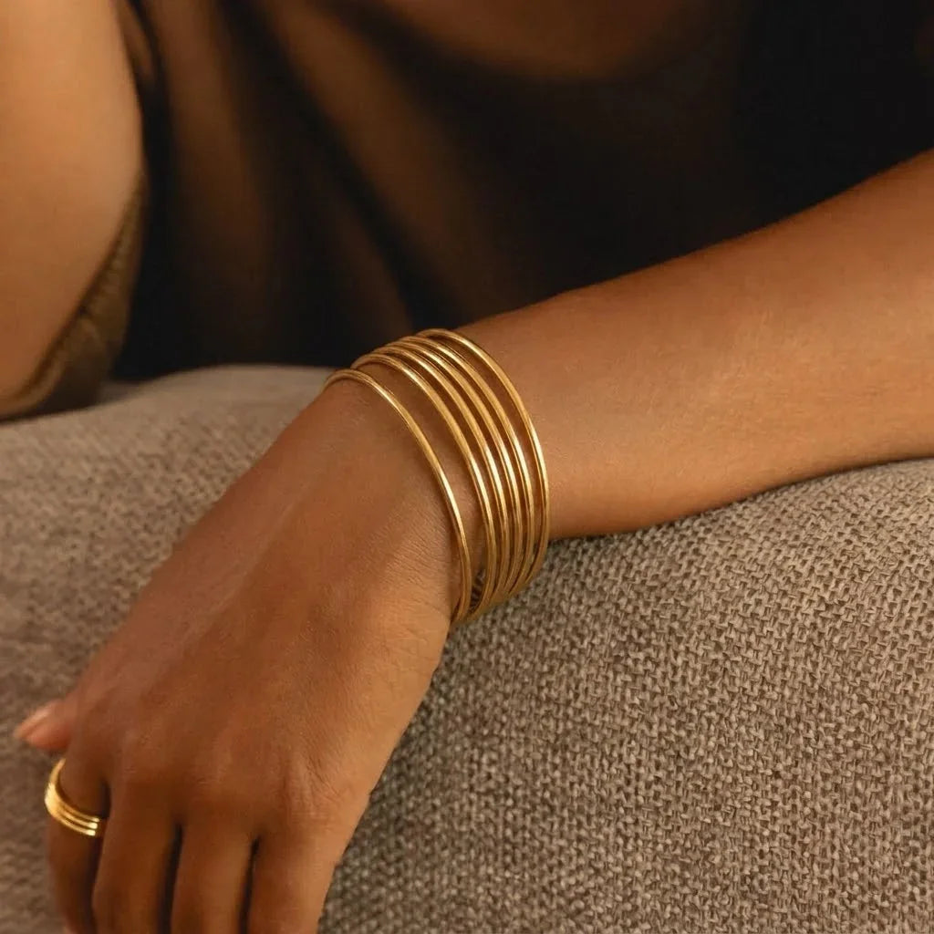 Quinta Bangle Set