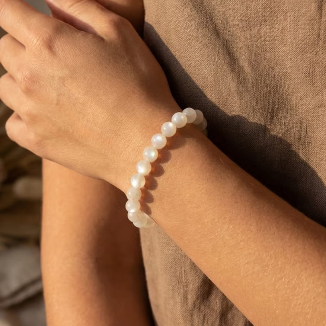 "Feminine Sensitivity" Bracelet in Moonstone
