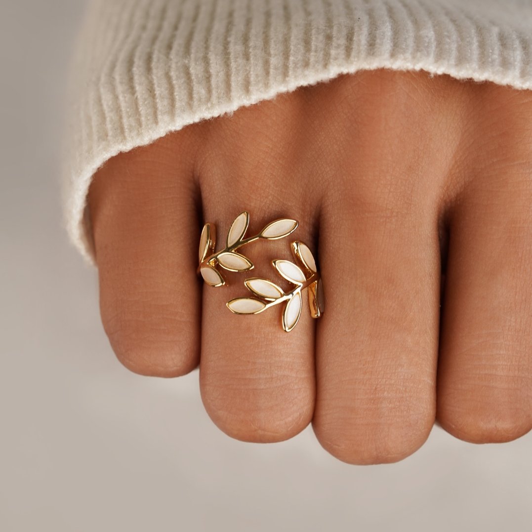 Dalia Leaf Ring