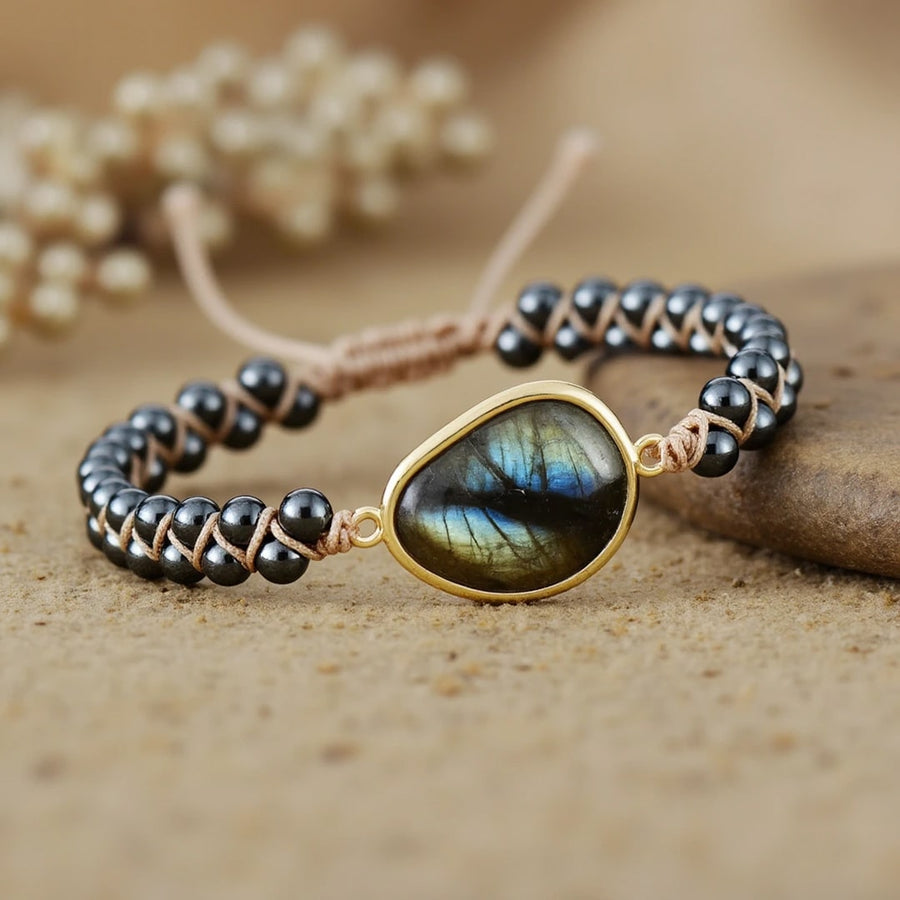 "Celestial Eye" Bracelet in Labradorite & Hematite