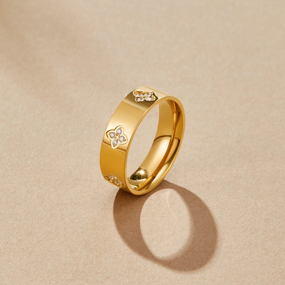Crystal Clover Band Ring