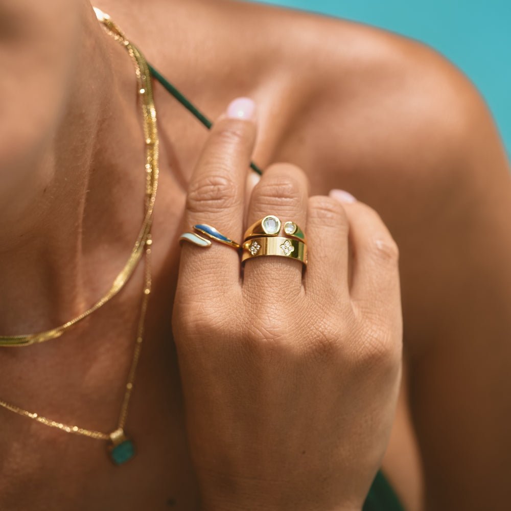 Crystal Clover Band Ring